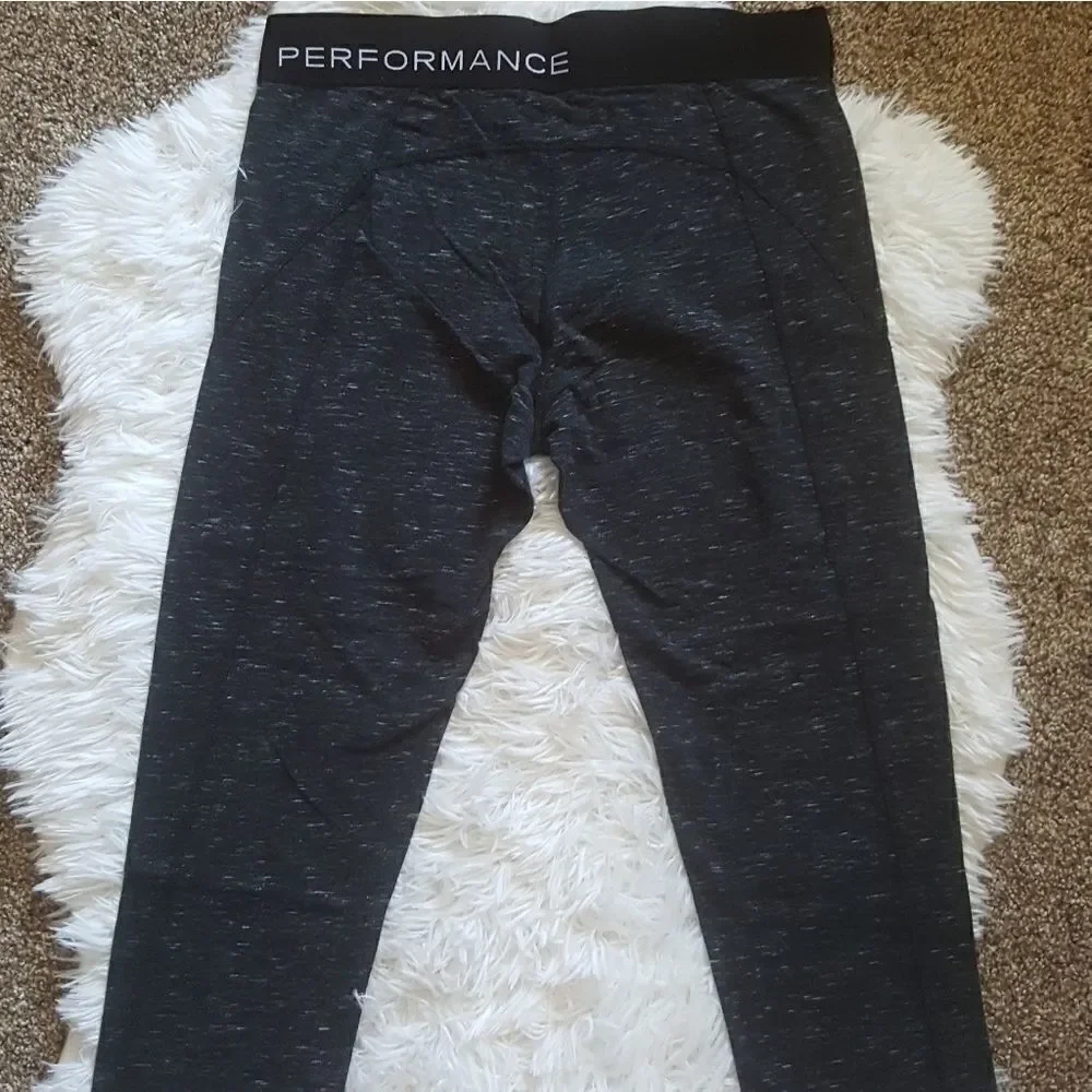 ‎Calvin Klein Performance capri leggings Sz Medium